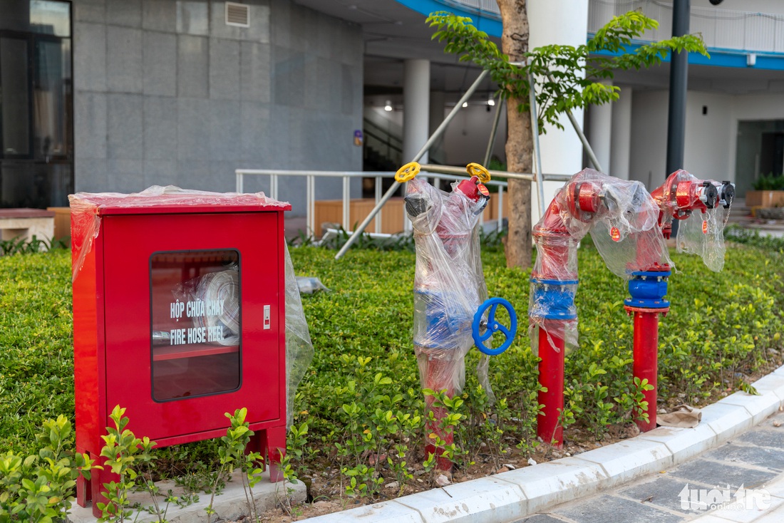 Hệ thống phòng chống chữa cháy được trang bị hiện đại đang được hoàn thiện và chạy thử - Ảnh: DANH KHANG