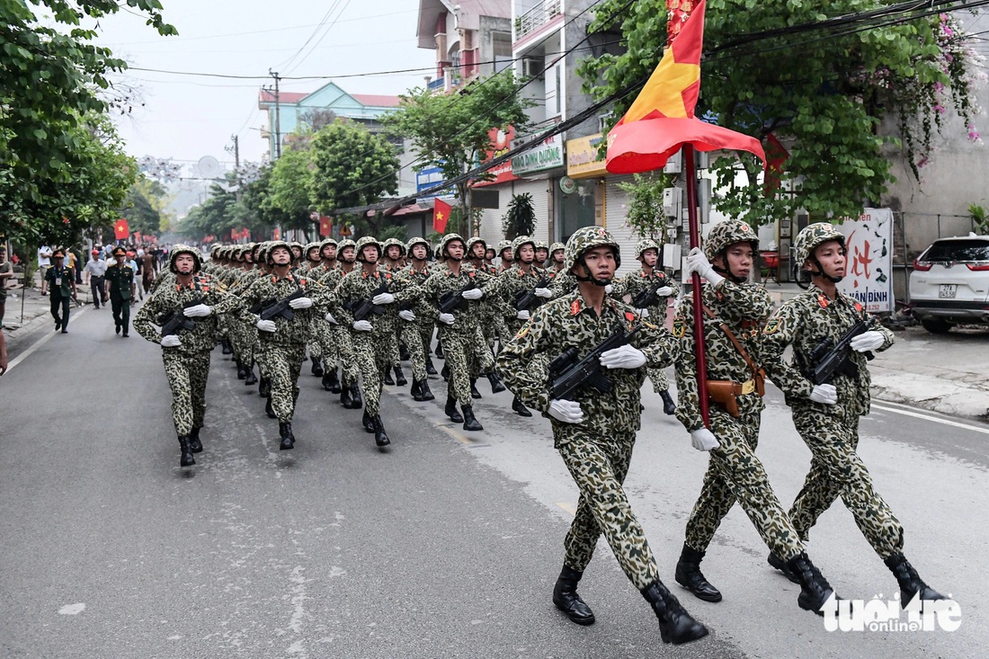 Khối sĩ quan đặc công tham gia diễu binh, diễu hành