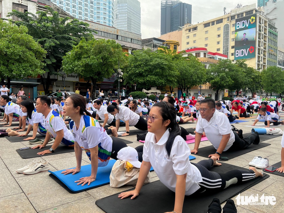 Đa dạng lứa tuổi cùng tham gia tập luyện, đồng diễn tại sự kiện - Ảnh: HOÀNG TRANG