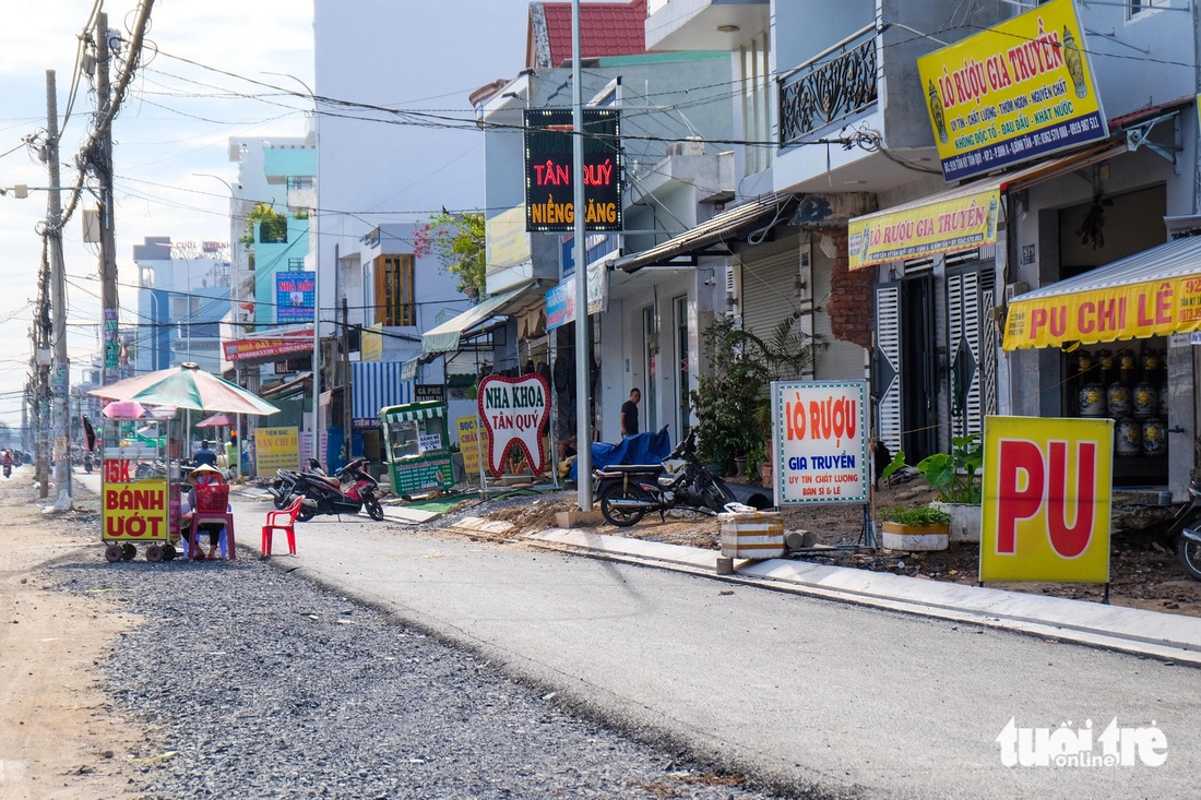 Ban Quản lý dự án đầu tư xây dựng các công trình giao thông TP.HCM (chủ đầu tư) cho biết dự án sẽ hoàn thành vào tháng 10 - Ảnh: PHƯƠNG NHI