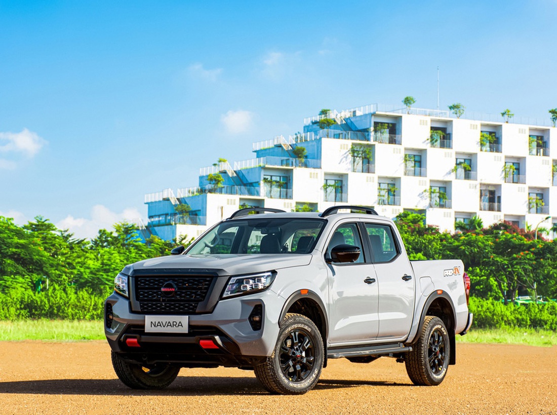 Nissan Navara 2024 ra mắt Việt Nam, bổ sung phiên bản, giá từ 685 triệu đồng- Ảnh 1.