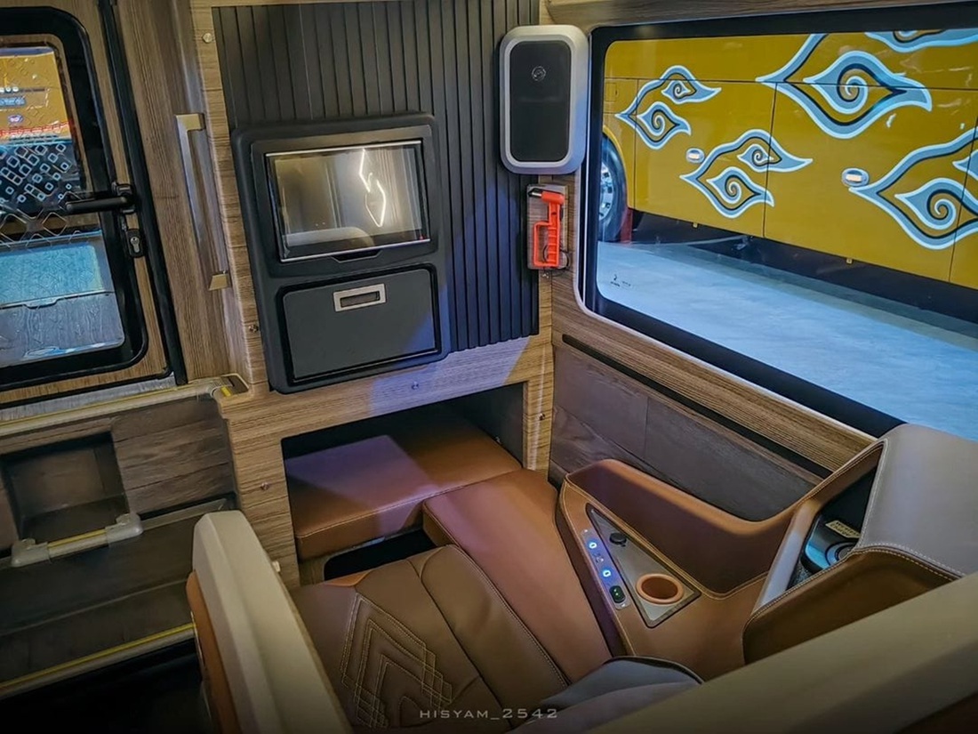 Xe buýt sang như Mercedes-Benz: Có ghế thương gia, ADAS, riêng khung gầm đã tốn 3 tỉ- Ảnh 5. Xe buýt sang như Mercedes-Benz: Có ghế thương gia, ADAS, riêng khung gầm đã tốn 3 tỉ- Ảnh 5.