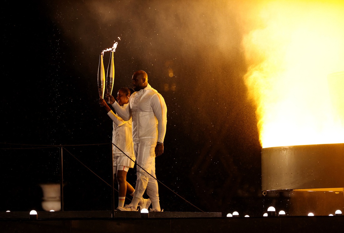 Olympic 2024 chính thức bắt đầu sau lễ khai mạc đặc biệt bậc nhất lịch sử- Ảnh 6.