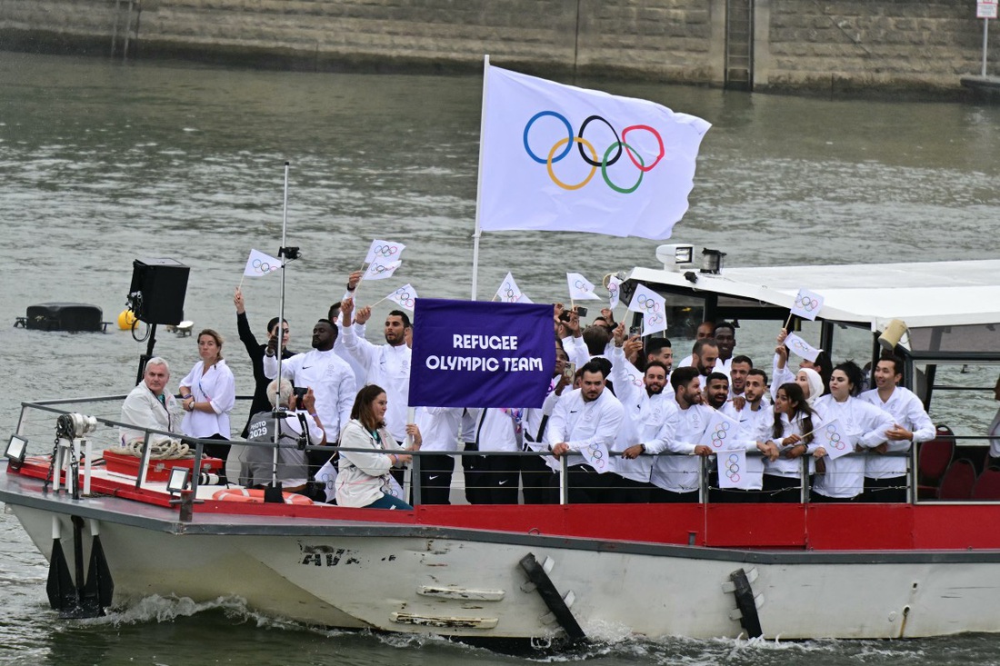 Olympic 2024 chính thức bắt đầu sau lễ khai mạc đặc biệt bậc nhất lịch sử- Ảnh 27.