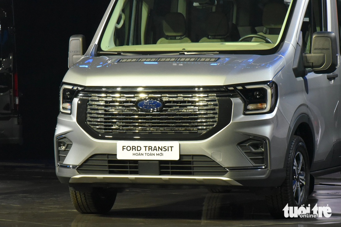 Ford Transit 2024 ra mắt Việt Nam: Giá từ 905 triệu, rộng rãi hơn, nhiều công nghệ lần đầu có- Ảnh 6.