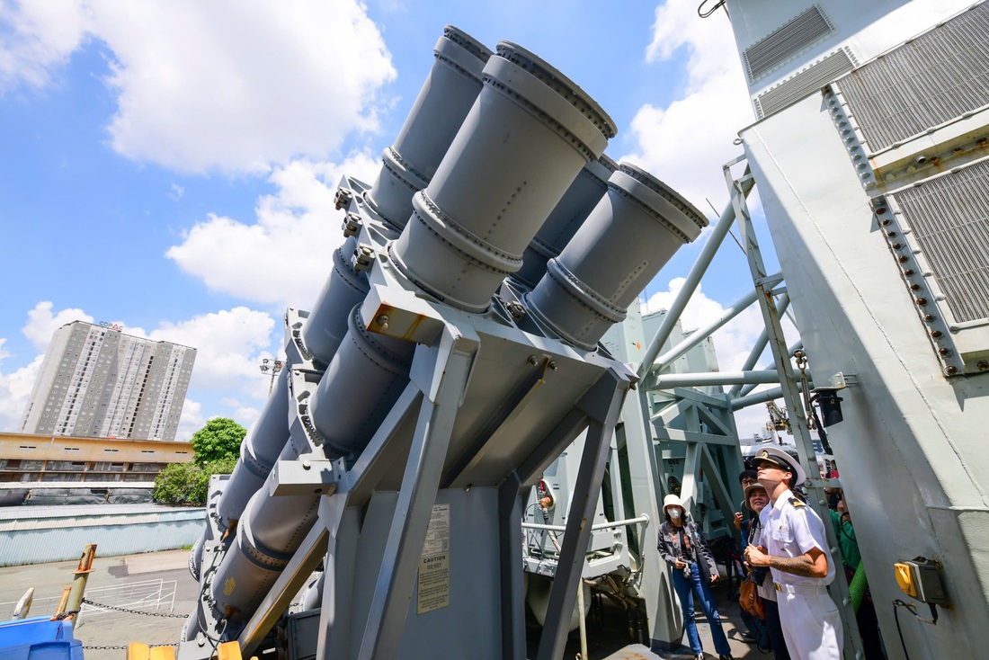 Hệ thống phòng không trang bị trên tàu HMCS Montréal - Ảnh: QUANG ĐỊNH