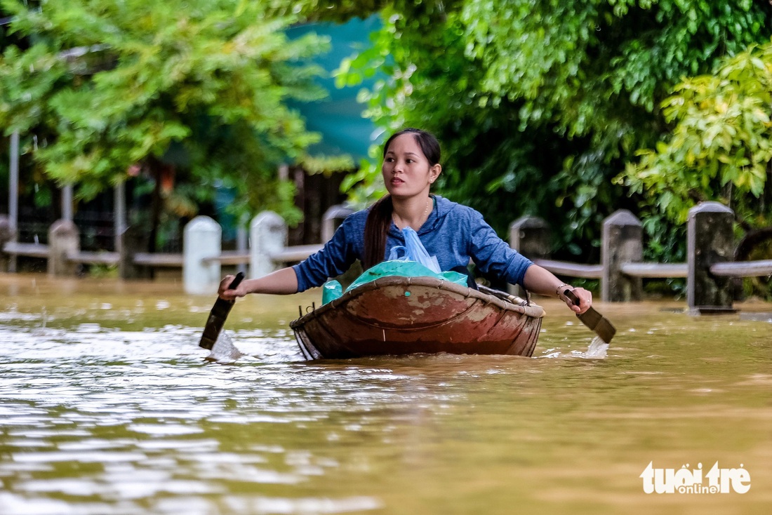 Bao giờ rốn lũ Hà Nội hết ngập - Kỳ 2: 'Lũ rừng ngang' đổ nước về Hà Nội - Ảnh 2.