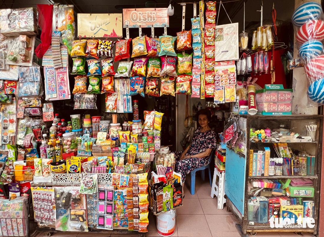 Một vòng phố Lò Đúc, Hàng Chuối mùa thu, cảm nhận một Hà Nội sâu lắng, thong thả - Ảnh 1.