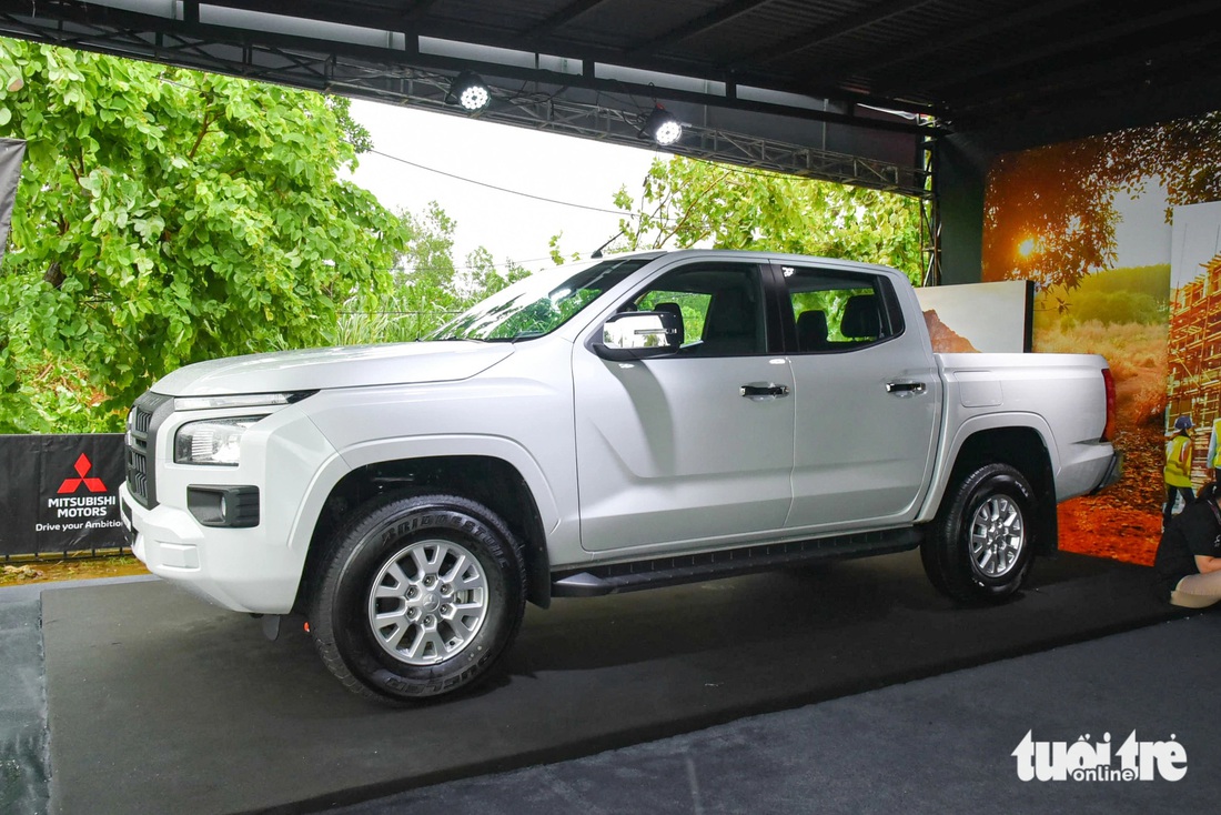 Mitsubishi Triton 2024 ra mắt Việt Nam: Giá từ 655 triệu, nhiều công nghệ đấu Ranger - Ảnh 1.