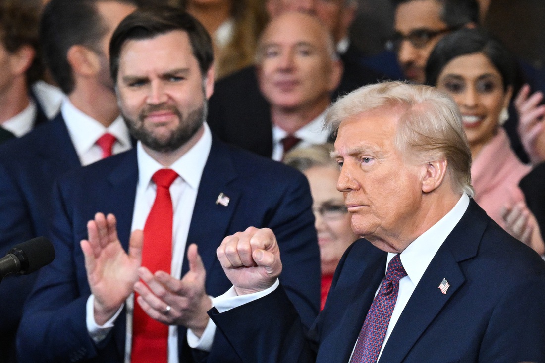 Chùm ảnh: Những khoảnh khắc quanh lễ tuyên thệ nhậm chức Tổng thống Mỹ của ông Trump - Ảnh 8. Những hình ảnh khắc ghi lễ tuyên thệ nhậm chức của Tổng thống Trump - Ảnh 8.