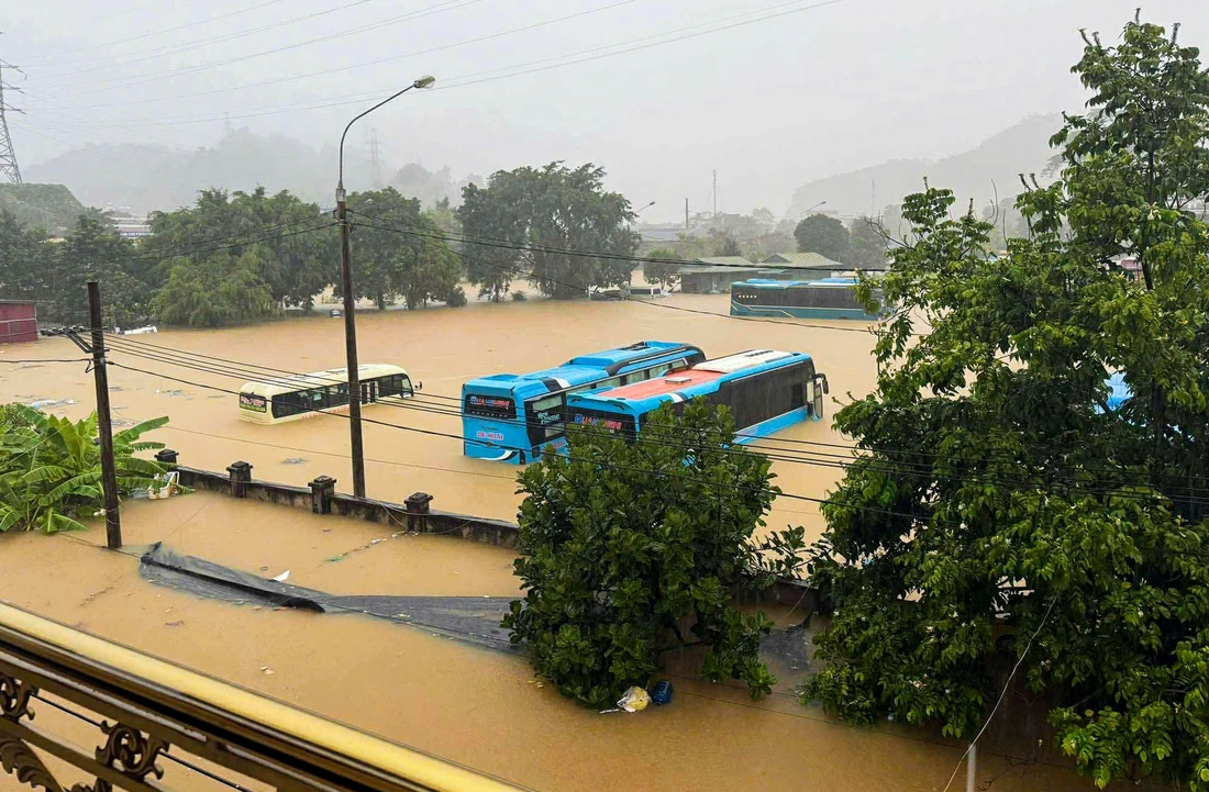 Hình ảnh phố phường Hà Giang ngập trong trận lũ lịch sử - Ảnh 8.