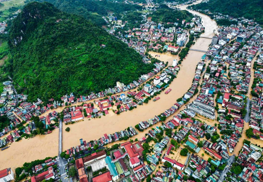 Hình ảnh phố phường Hà Giang ngập trong trận lũ lịch sử - Ảnh 1.
