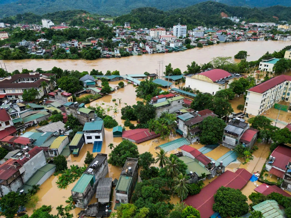 Hình ảnh phố phường Hà Giang ngập trong trận lũ lịch sử - Ảnh 5.