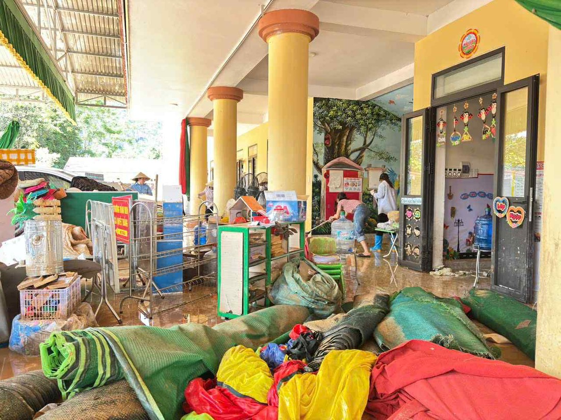 Cơn lũ - Ảnh 1.