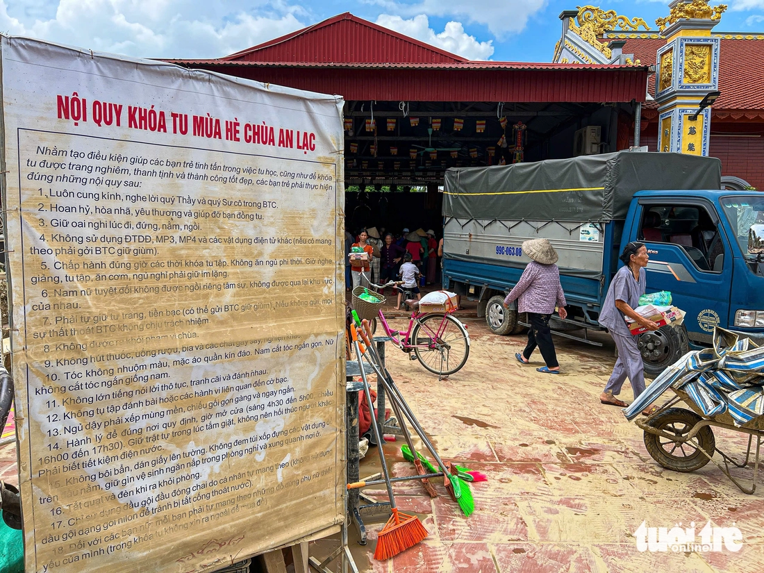Cụ bà 72 tuổi kể lại cảnh 'sắp chết đuối' vì lũ tràn về lút tới cằm, phải bám cột nhà chờ cứu hộ - Ảnh 7.