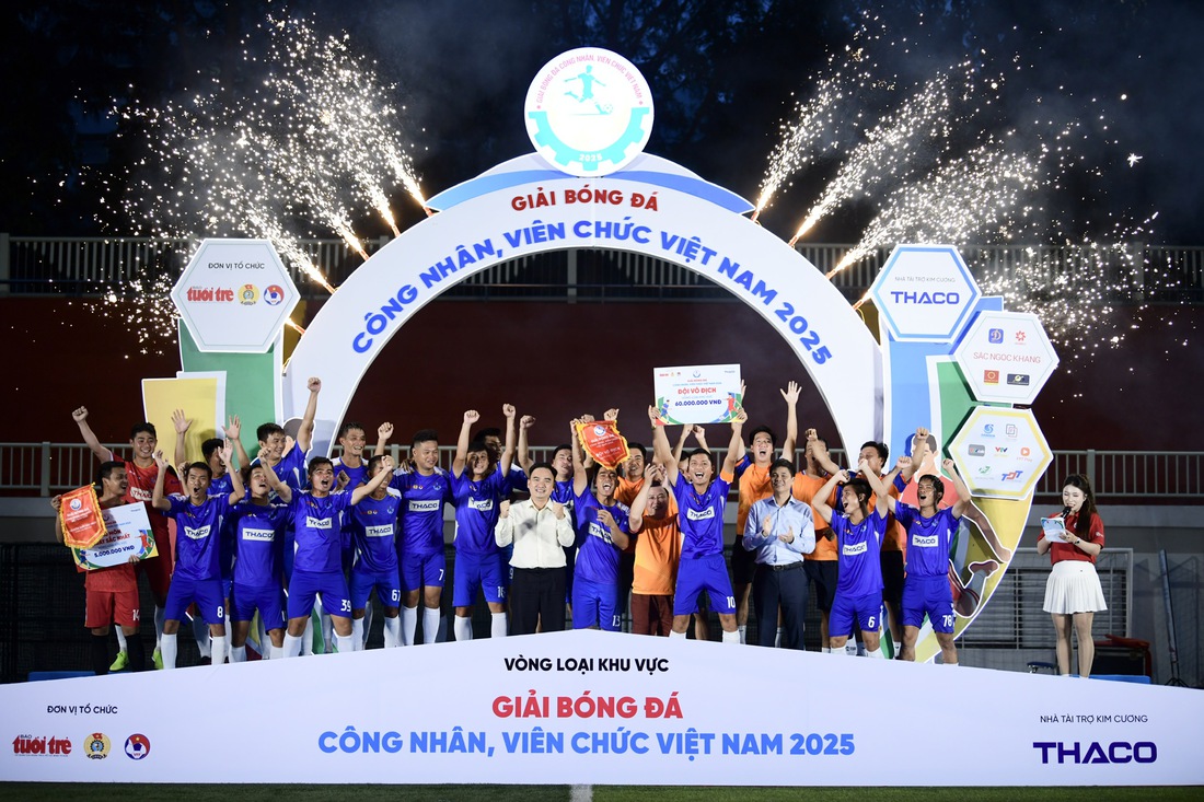 Ấn tượng chung kết và trao giải vòng loại phía Nam Giải bóng đá công nhân, viên chức Việt Nam - Ảnh 1.