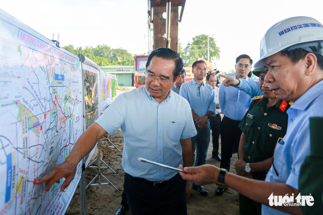 Vành đai 3 TP.HCM phía tây: Chuyển mình nhưng còn chậm - Ảnh 2.