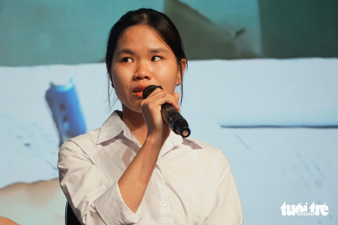 Lễ trao học bổng nhiều nước mắt, Chủ tịch và Phó chủ tịch UBND tỉnh Khánh Hòa trao tặng 20 triệu - Ảnh 3. Tiếp sức đến trường - Ảnh 2.