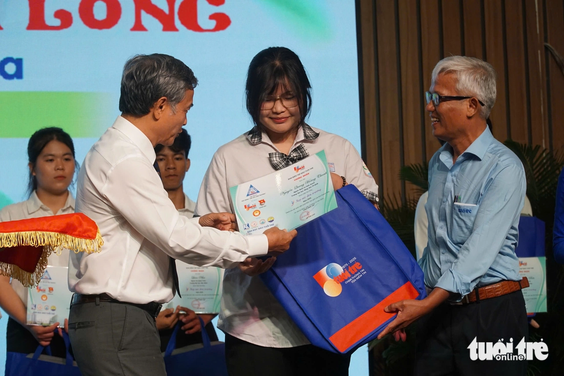 - Ảnh 5. Tiếp sức đến trường - Ảnh 18.
