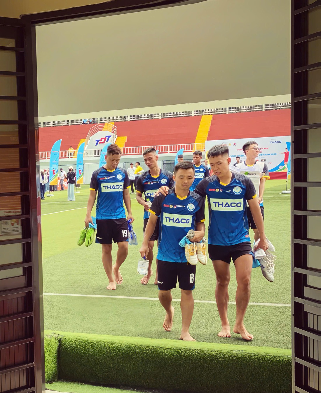 Sinh viên Đại học Nguyễn Tất Thành thực hành chụp ảnh bóng đá: Hơn cả một trải nghiệm - Ảnh 6.