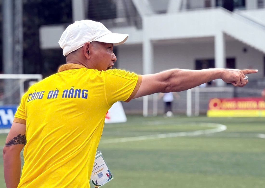 Sinh viên Đại học Nguyễn Tất Thành thực hành chụp ảnh bóng đá: Hơn cả một trải nghiệm - Ảnh 8.