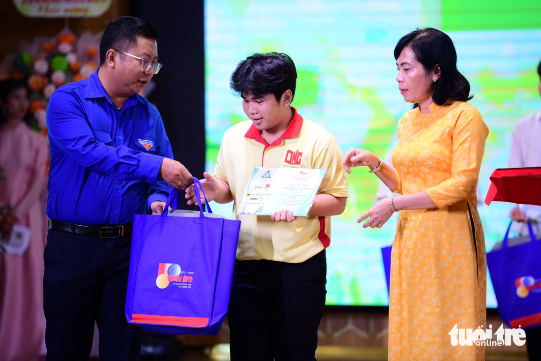 TIẾP SỨC ĐẾN TRƯỜNG - Ảnh 22.