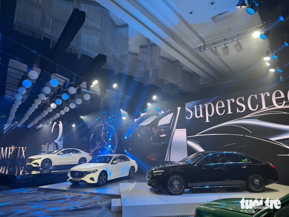 Mercedes-Benz E-Class - Ảnh 5.
