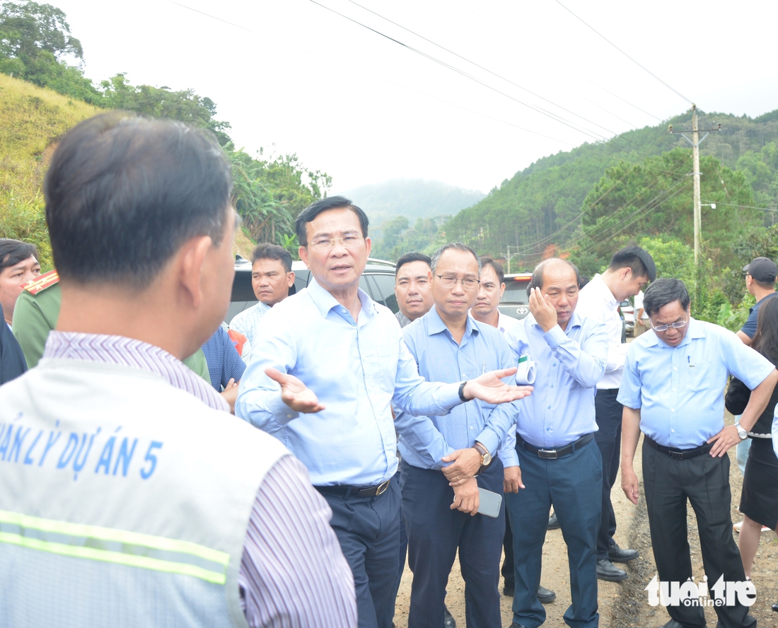 Quốc lộ 28B nâng cấp ì ạch, lãnh đạo tỉnh Lâm Đồng yêu cầu thay nhà thầu yếu - Ảnh 1.