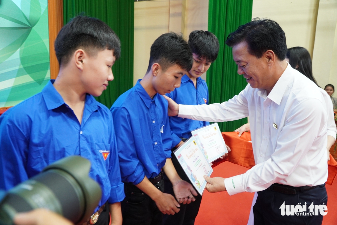 Ngăn dòng bỏ học - Ảnh 3.