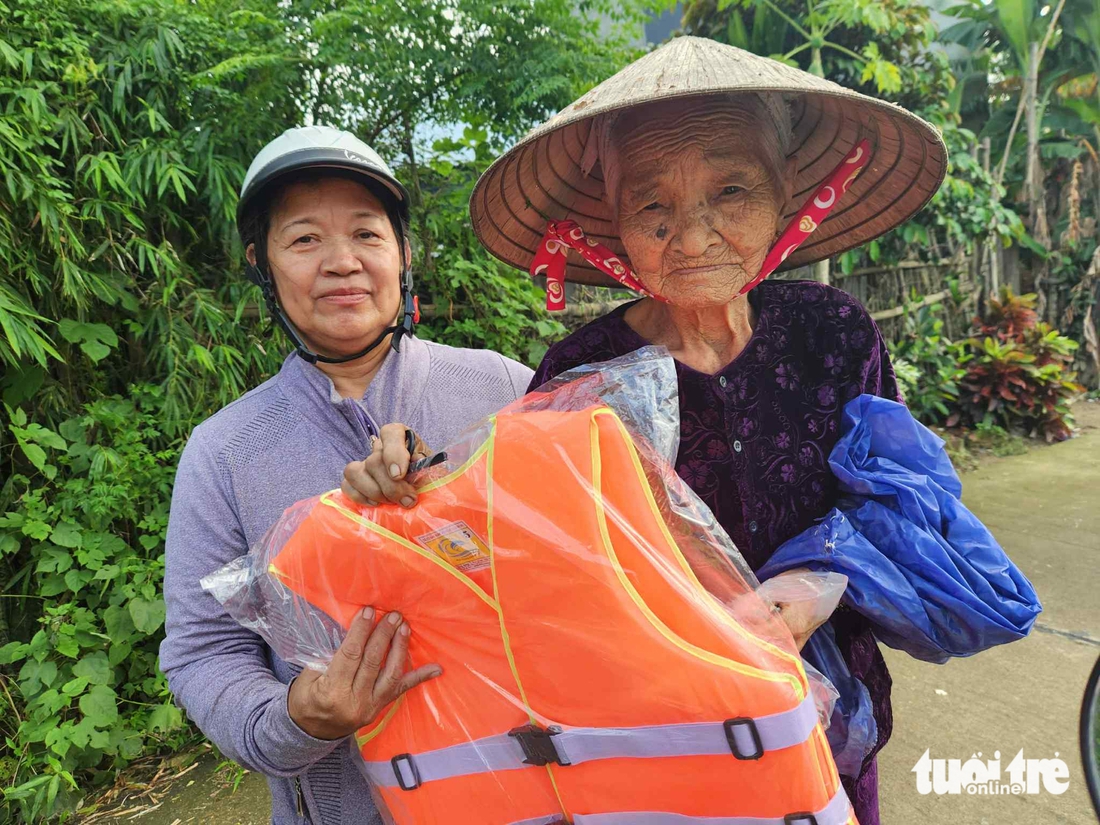 Hàng chục đội thiện nguyện ở Đà Nẵng sẵn sàng giúp dân trước bão Thần Gió - Ảnh 1.