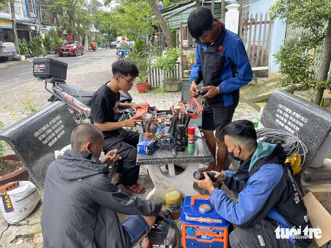 Hàng chục đội thiện nguyện ở Đà Nẵng sẵn sàng giúp dân trước bão Thần Gió - Ảnh 6.