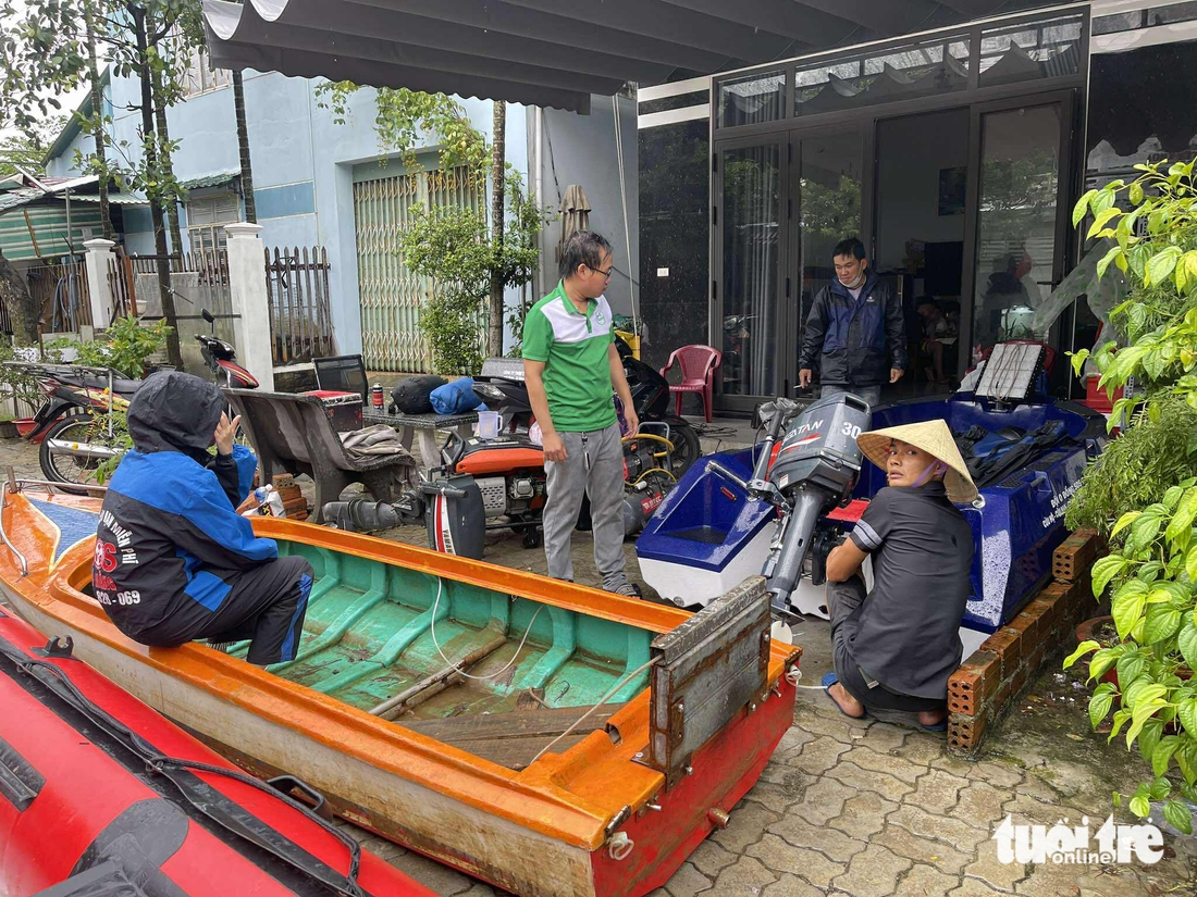 Hàng chục đội thiện nguyện ở Đà Nẵng sẵn sàng giúp dân trước bão Thần Gió - Ảnh 7.
