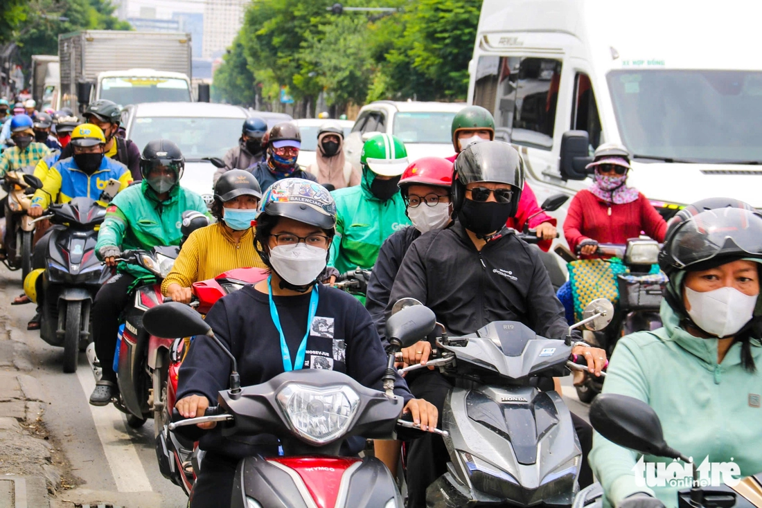 đường Nguyễn Tất Thành - Ảnh 1.