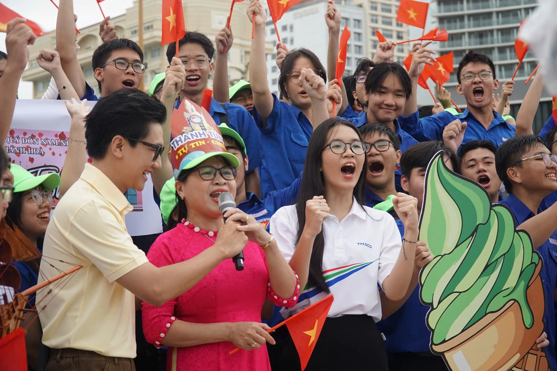 Chung kết Đường lên đỉnh Olympia: Thanh Tùng 'bỏ túi' 210 điểm sau 3 vòng thi - Ảnh 17. Đường lên đỉnh Olympia - Ảnh 16.