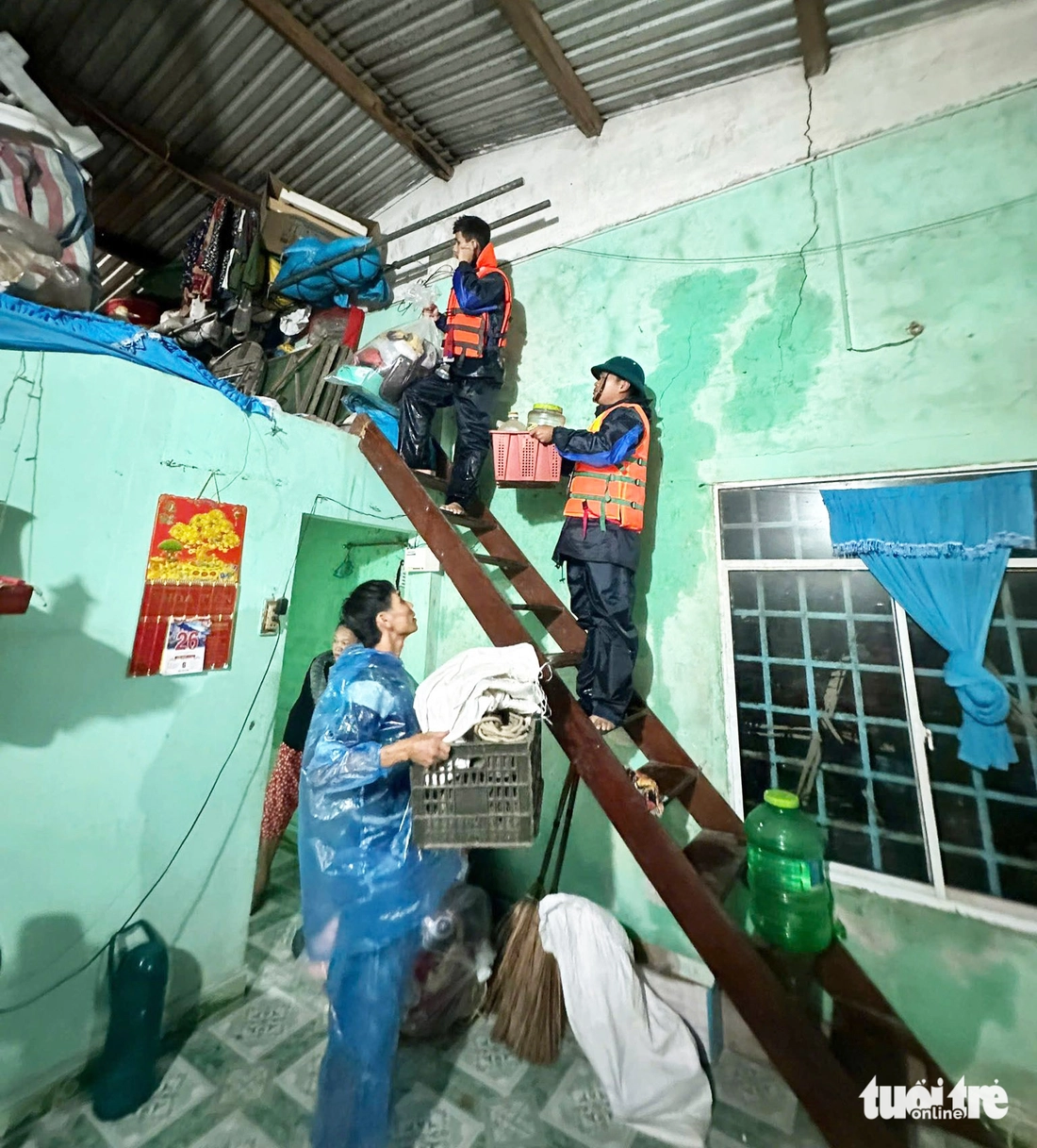 Nước lũ sông Thu Bồn có nơi trên báo động 3, Đà Nẵng tiếp tục mưa lớn hôm nay - Ảnh 3.