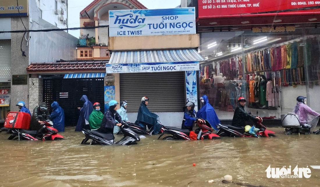MƯA LỚN - Ảnh 2.