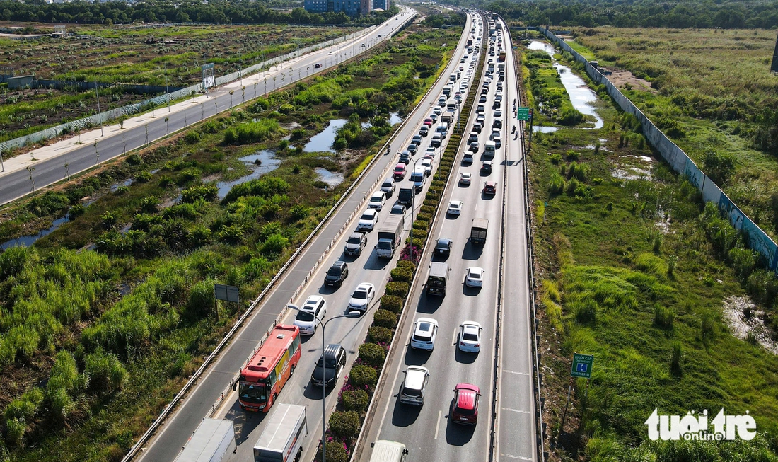 Toàn cảnh hạ tầng huyết mạch nối TP.HCM và Đồng Nai, chờ thêm cầu, cao tốc, metro chiến lược - Ảnh 10.