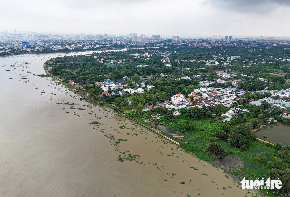 Triều cường cao, kè lởm chởm, dân Bình Quới vừa hết ngập lại lo đợt triều mới- Ảnh 10. Triều cường cao, kè lởm chởm, dân Bình Quới vừa hết ngập lại lo đợt triều mới- Ảnh 10.