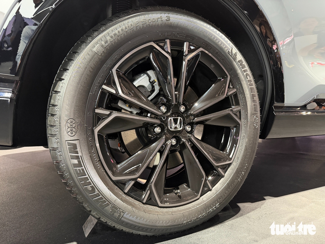 'Chạm' Honda CR-V e:HEV RS dự kiến ra mắt Việt Nam năm 2026: Sang số dạng phím bấm, có AWD - Ảnh 5.