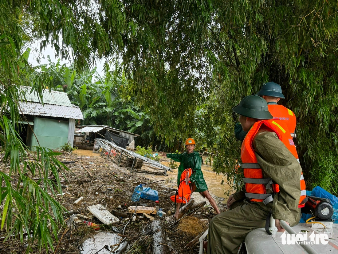 rốn lũ - Ảnh 2.