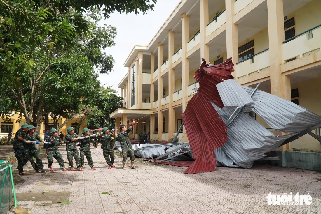 Nghệ An vừa khắc phục lũ sau bão Bualoi, vừa ứng phó bão Matmo   - Ảnh 9.