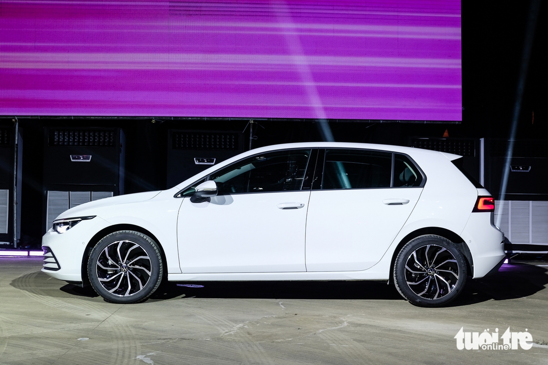Volkswagen Golf ra mắt Việt Nam: Giá chỉ từ 768 triệu tương đương Honda Civic, mạnh tới 316 mã lực - Ảnh 16.
