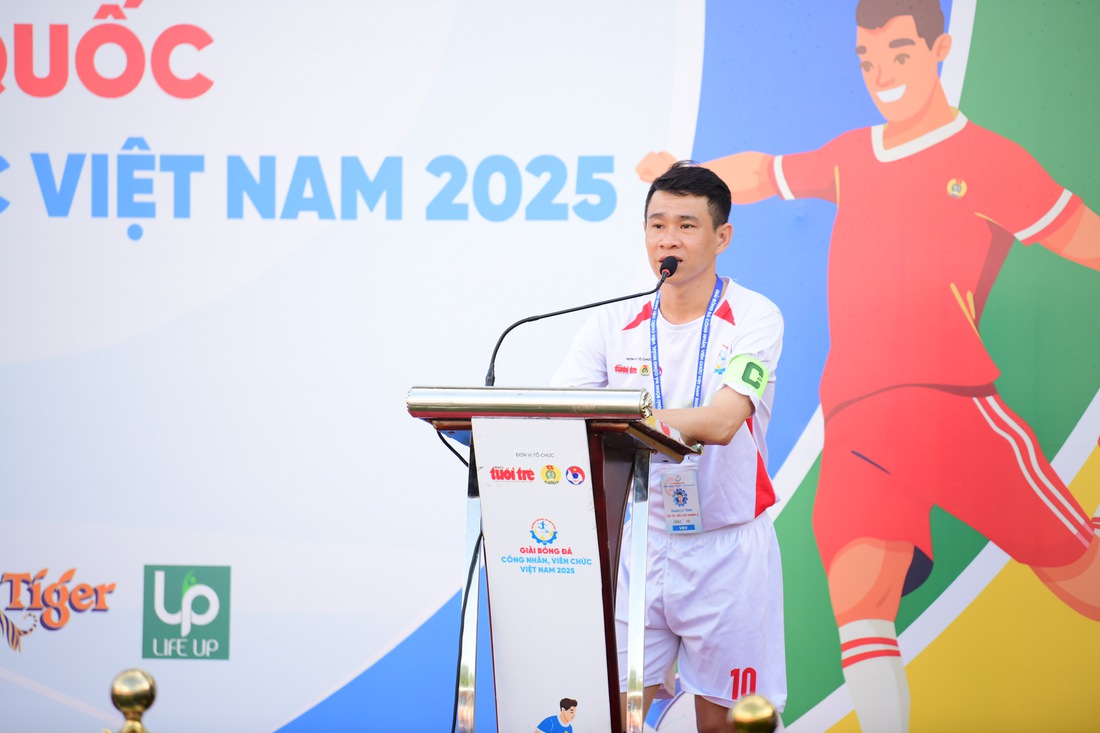 bóng đá công nhân - Ảnh 6.