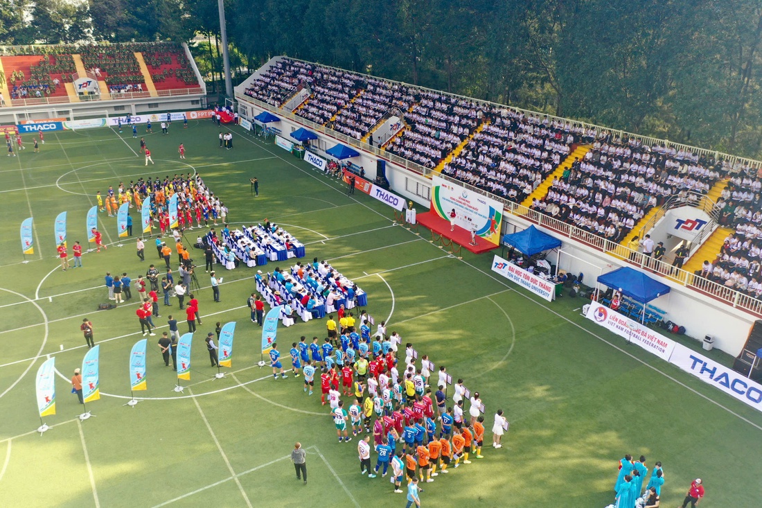 bóng đá công nhân - Ảnh 16.