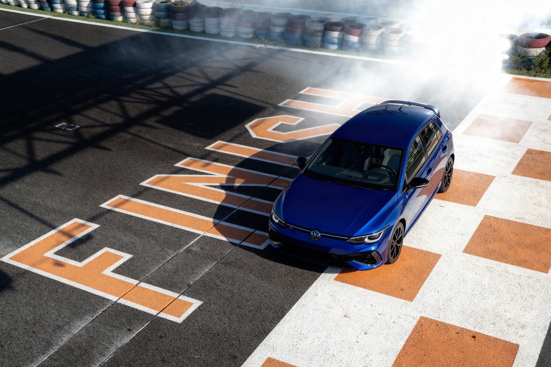 Volkswagen Golf ra mắt Việt Nam: Giá chỉ từ 768 triệu tương đương Honda Civic, mạnh tới 316 mã lực - Ảnh 18.