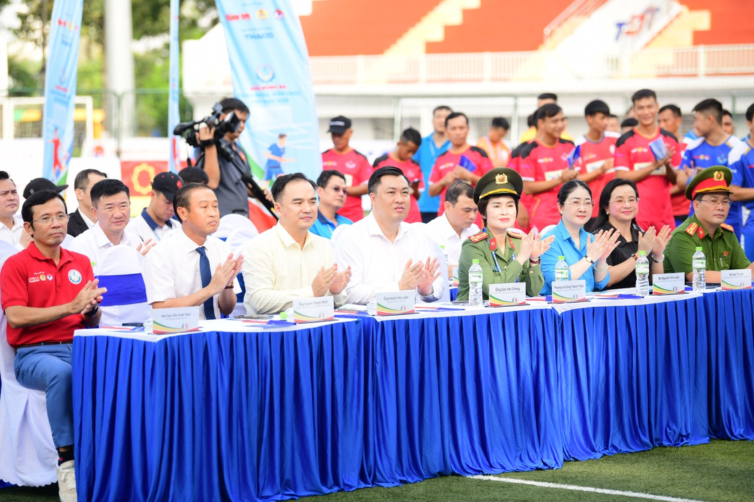 Khai mạc Vòng chung kết Giải bóng đá công nhân, viên chức Việt Nam 2025 - Ảnh 9.