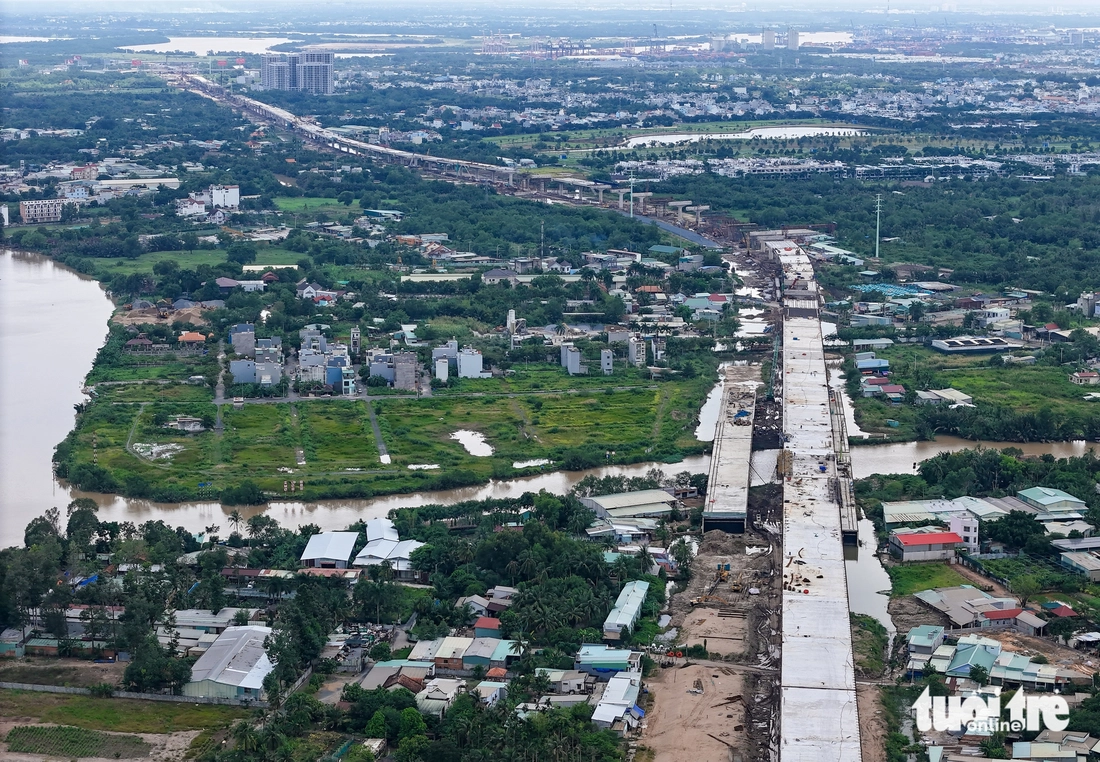 Toàn cảnh 14,7km cầu cạn vành đai 3 TP.HCM trước mốc thông xe 19-12 - Ảnh 4.