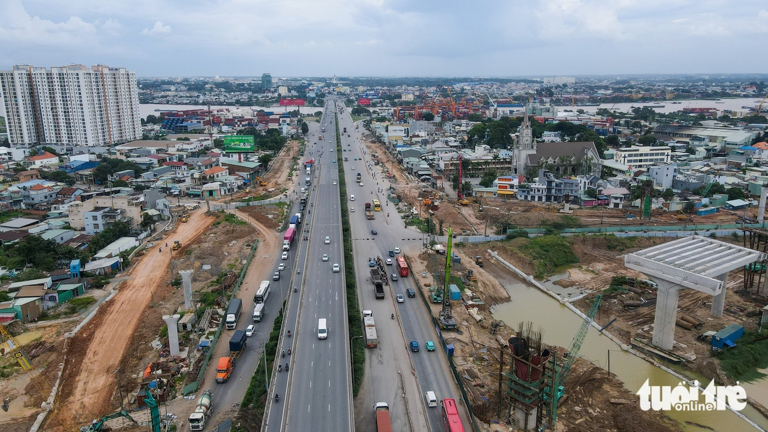Toàn cảnh 14,7km cầu cạn vành đai 3 TP.HCM trước mốc thông xe 19-12 - Ảnh 18.