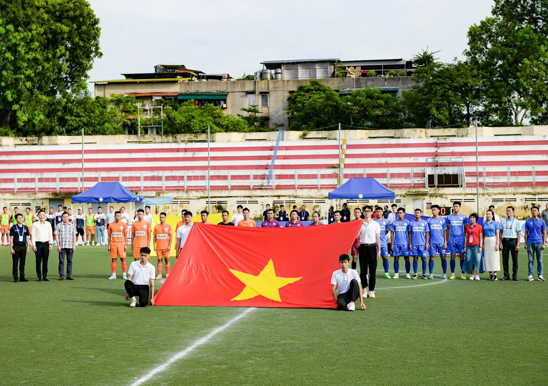 Công đoàn Ngân hàng Việt Nam và Công An Nhân Dân phải đá luân lưu để xác định đội vô địch - Ảnh 11.