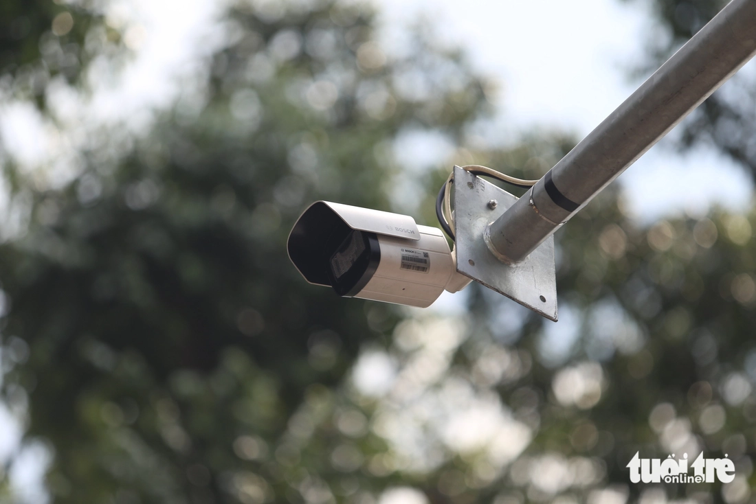 Cận cảnh 31 camera AI ở TP.HCM cùng lúc phát hiện nhiều lỗi vi phạm, chính xác từng cm - Ảnh 2.